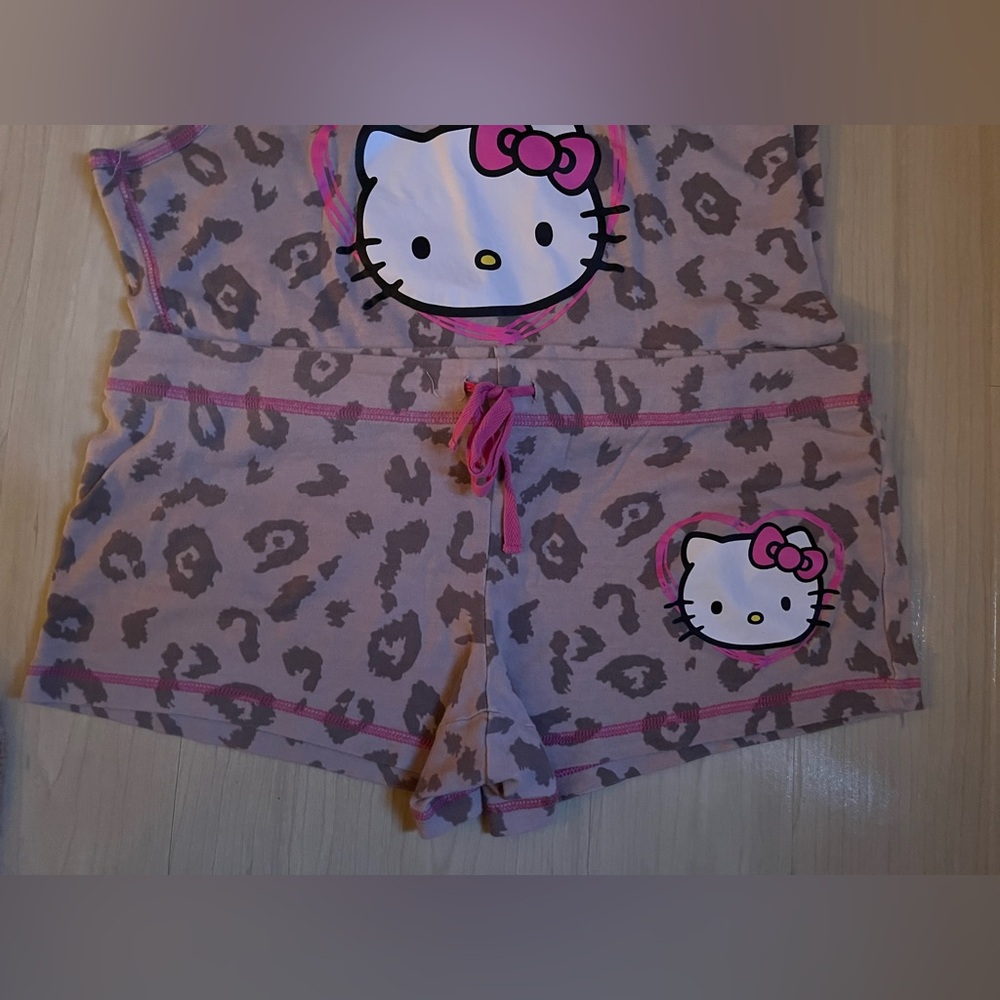 Hello Kitty Sanrio Vintage NWT Two Piece Tank & Short Set 💕 - Picture 9 of 12